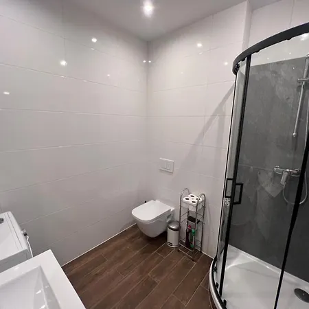 Festivalove 2 -apartament 3 Sypialniami Dla 8 Osob Podczele * 科沃布热格