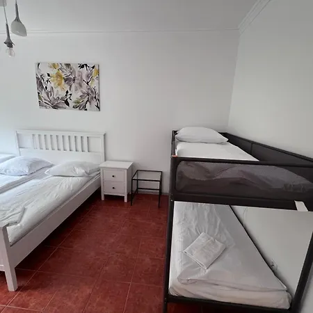 Festivalove 2 -apartament 3 Sypialniami Dla 8 Osob Podczele Apartment